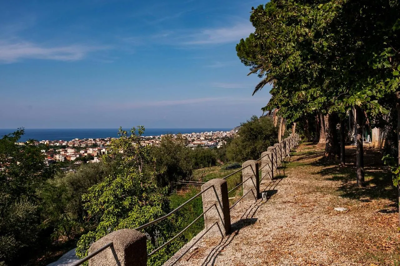 Affittacamere Villa Giuffrè Capo dʼOrlando Italia
